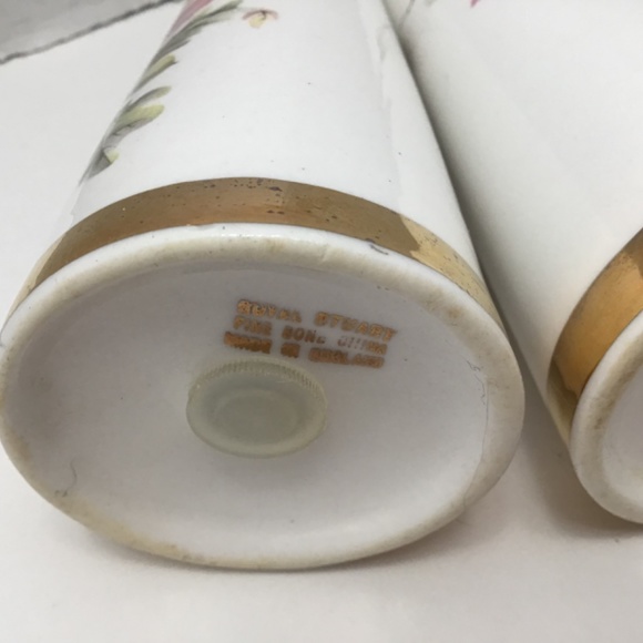VINTAGE ROYAL STEWART BONE CHINA FLORAL SALT & PEPPER ENGLAND - Picture 6 of 7
